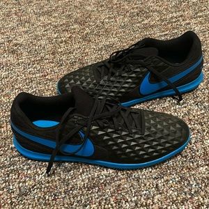 Nike Tiempo Indoor Soccer Shoes Men’s Size 10
